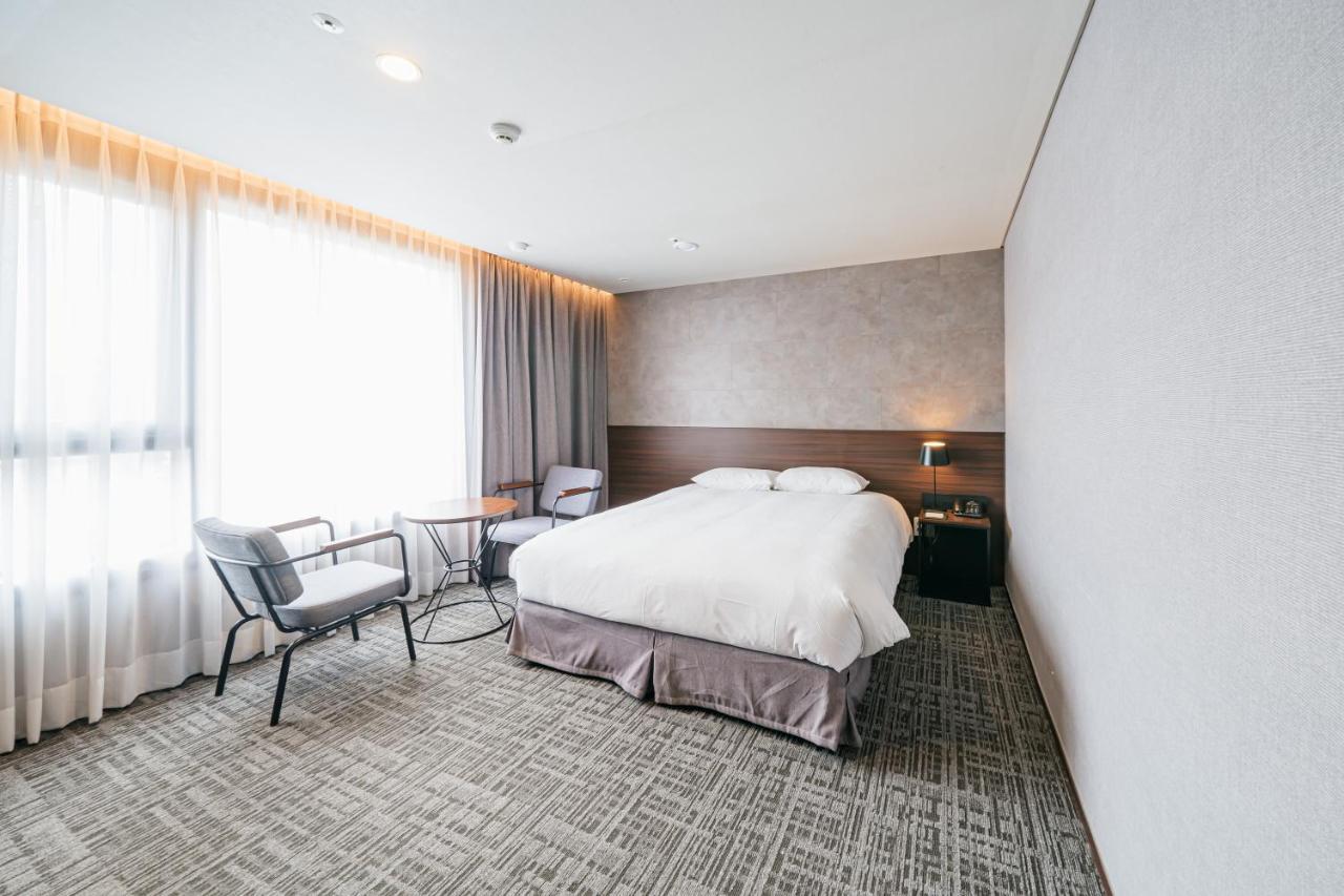 Hotel With City Jeju by Eksteriør bilde