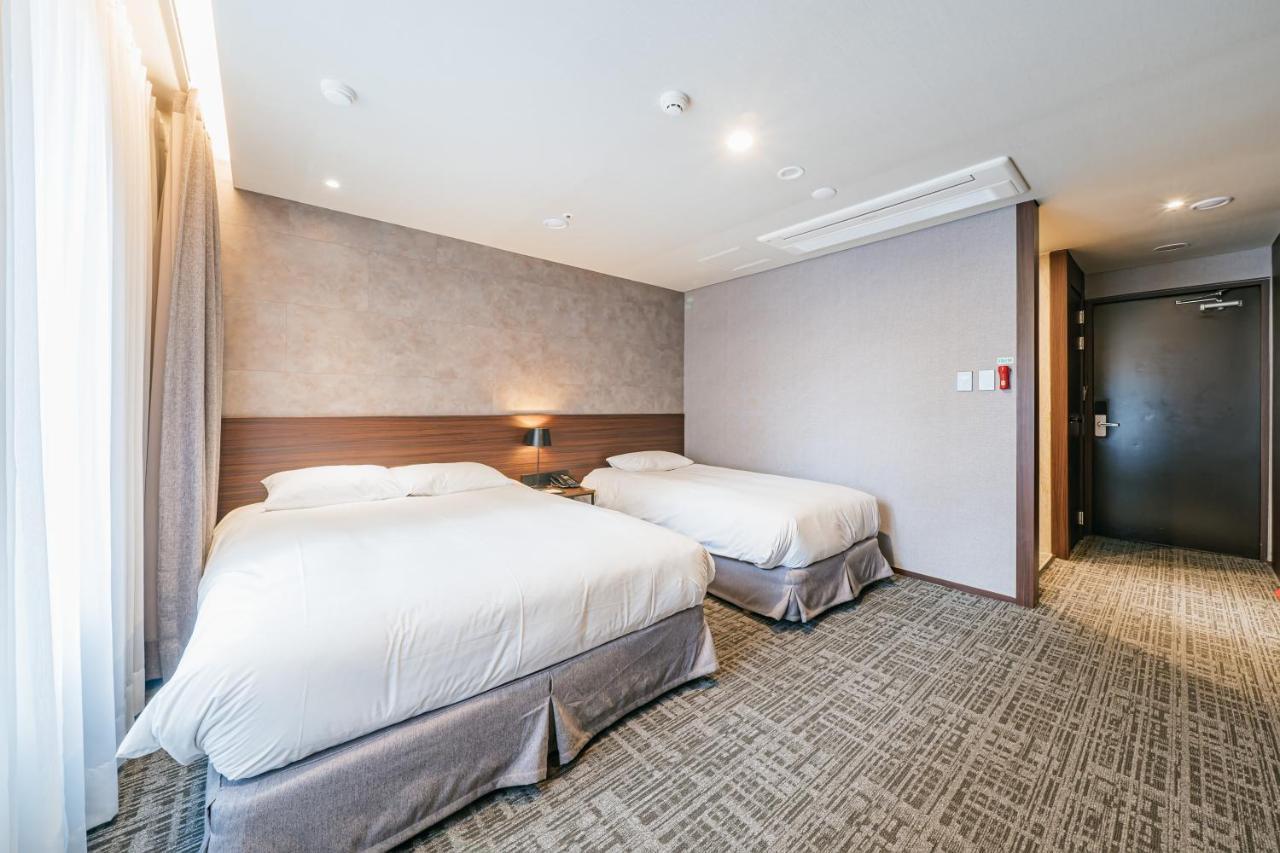 Hotel With City Jeju by Eksteriør bilde