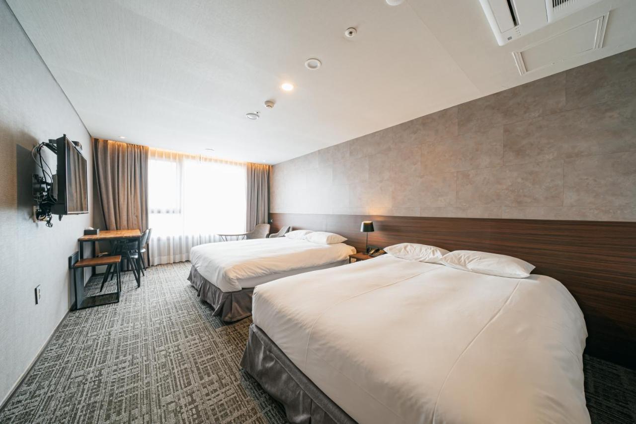 Hotel With City Jeju by Eksteriør bilde