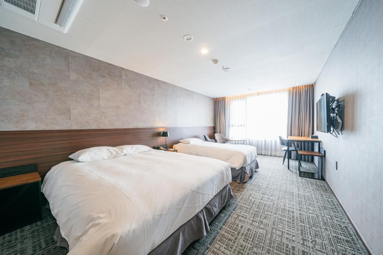 Hotel With City Jeju by Eksteriør bilde