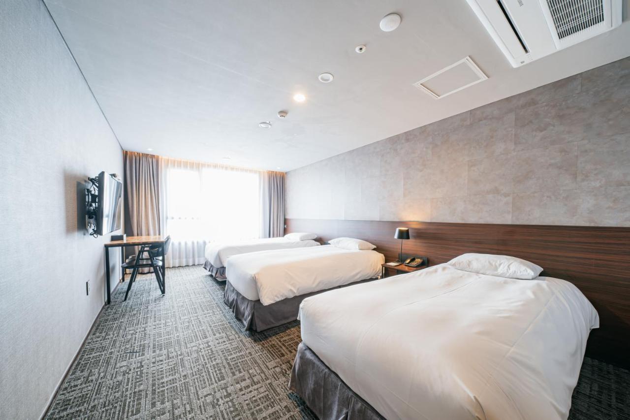 Hotel With City Jeju by Eksteriør bilde