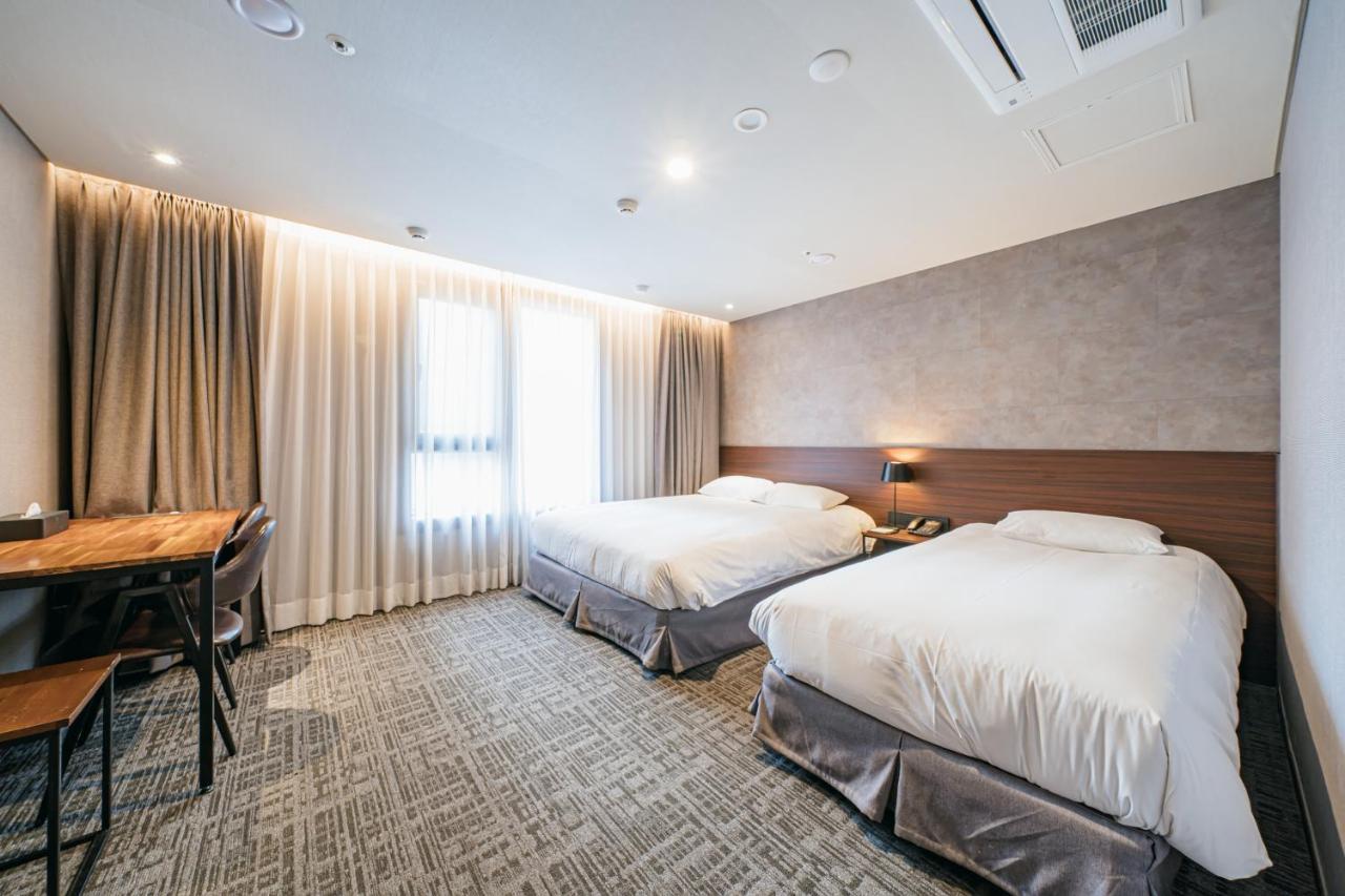 Hotel With City Jeju by Eksteriør bilde