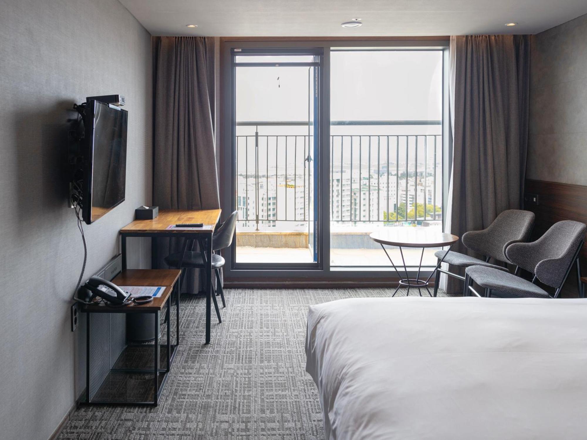Hotel With City Jeju by Eksteriør bilde